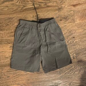 Lululemon men’s shorts size M